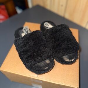 WELL WORN UGG Black Fuzzy Slippers